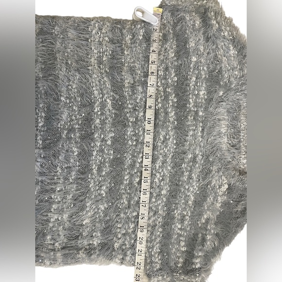 Apt 9 Sweater Top Womens Large Super Soft Fuzzy Silver Sequined Metallic Gray - Picture 8 of 10